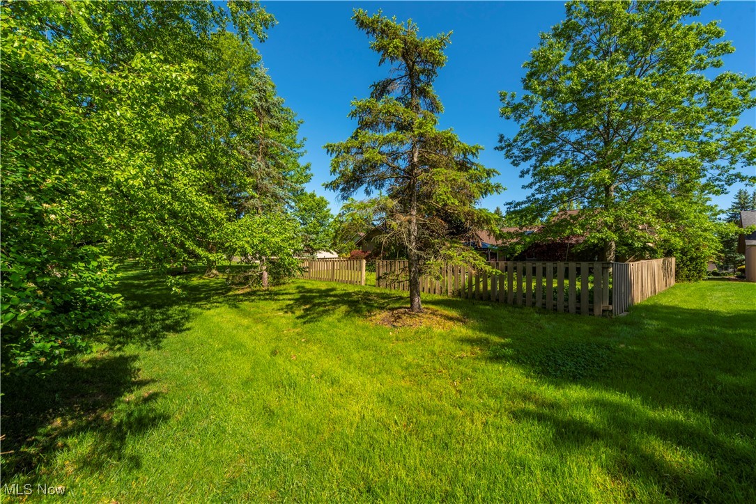 32715 Bridgestone Drive, North Ridgeville, Ohio image 8