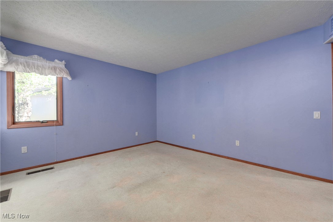 32715 Bridgestone Drive, North Ridgeville, Ohio image 21