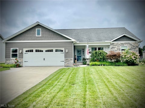 Photo of 13171 Barrington Drive, Grafton, OH 44044 (MLS # 5239460)
