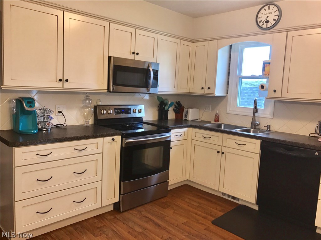 Wayside Lakes - Residential