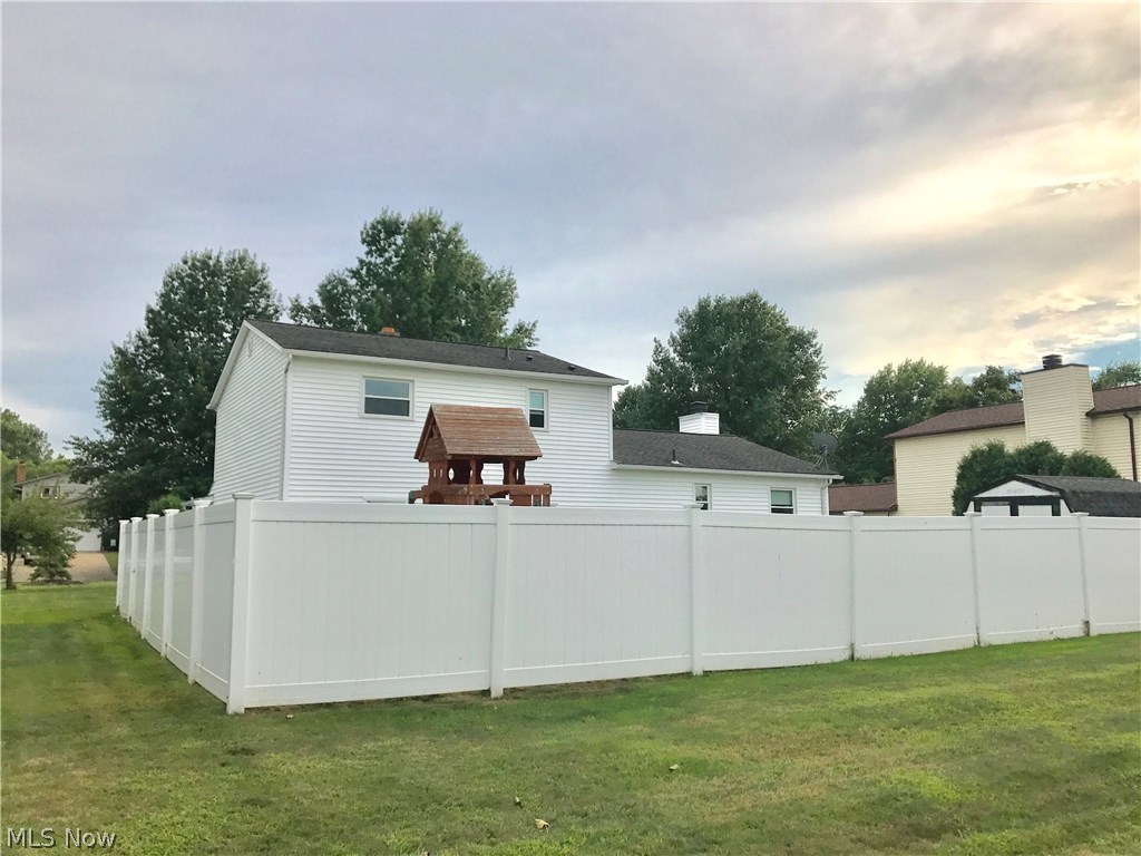 Wayside Lakes - Residential