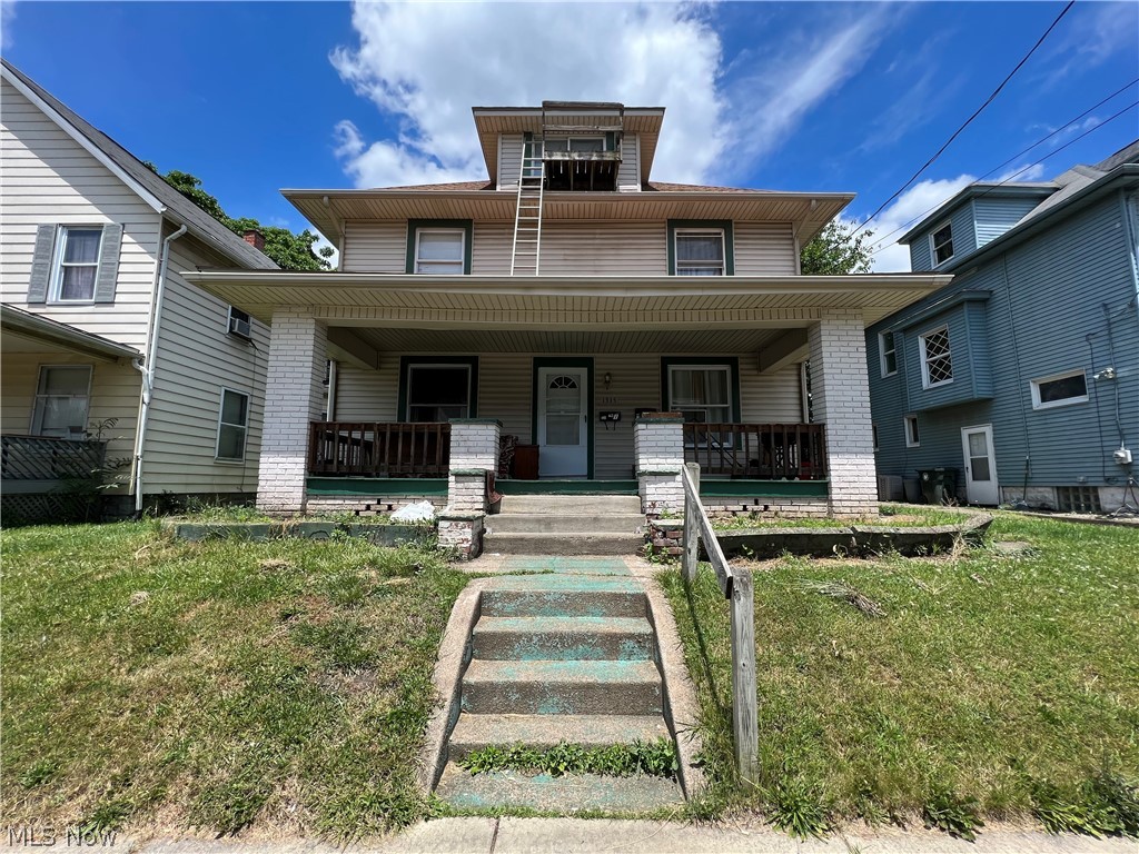 Great investment opportunity! One three bedroom, two bath unit. One two bedroom , one bath unit. Two car garage. Both units are fully occupied, so if you're looking to invest, you will be in instant cash flow. Call to schedule a private showing.