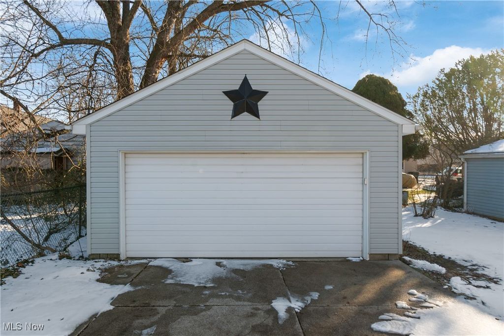 Photo of 1899 16th Street SW, Akron, OH 44314 (MLS # 5178061)