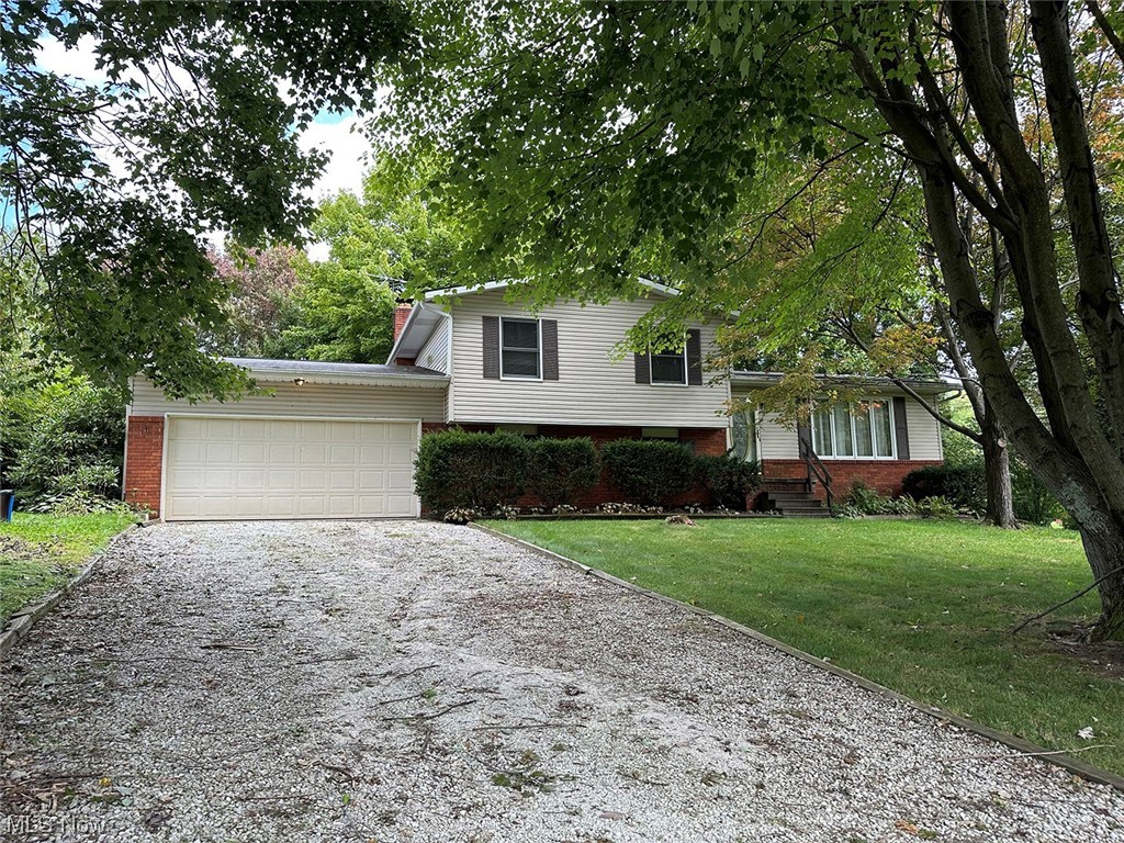 Three-Bedroom Home Opportunity! 44-Year Ownership - City Of Green - Summit County - Green Local Schools - Live Auction with Online Bidding Available.
ABSOLUTE AUCTION, all sells to the highest bidder on location. ONLINE BIDDING BEGINS FRIDAY, OCTOBER 13, 2023 – 12:30 PM and AUCTION LIVE ON-SITE BIDDING WILL BEGIN TUESDAY - OCTOBER 17, 2023 - 12:30 PM. Summit County parcel #2806305. Home built in 1979. The main level includes an oak kitchen with a pantry, a dining room with rear deck access, & living room. The second level has three bedrooms with full bath. Lower family room with fireplace, half bath, den/4th bedroom. Utility & storage level with laundry. Gas FA furnace with A/C. Taxes are $1,130 per half year. Two-car attached garage. Treed rear yard, and utility barn. Solid home, ready for primping. Easy I-77 access, Portage Lakes region. The home will be open for viewing on auction day starting at 11:30.
Terms On Real Estate: 10% down auction day, balance due at closing. A 10% buyer’s premium will be added to the highest bid to establish the purchase price. Any desired inspections must be made prior to bidding. All information contained herein was derived from sources believed to be correct. Information is believed to be accurate but not guaranteed.