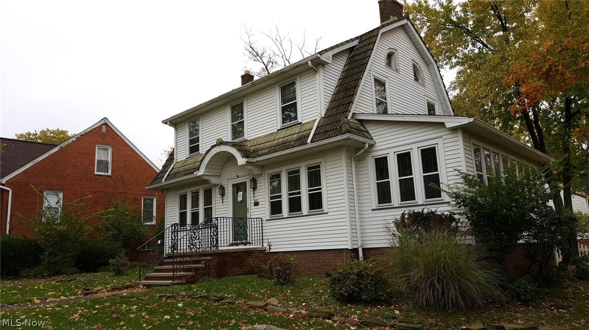 3 bedroom Vinyl sided Colonial. Formal Dining room. Family room. 2 car detached garage. Good location close to schools, shopping, highways . This is a Fannie Mae HomePath property selling AS IS.