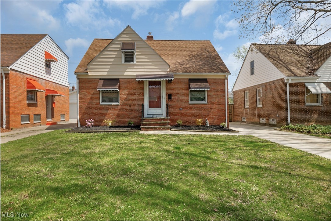 5533 Beechwood Avenue, Maple Heights, Ohio image 1