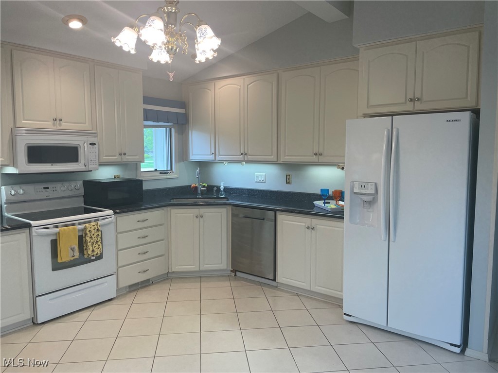 32803 Woodstone Circle, North Ridgeville, Ohio image 14