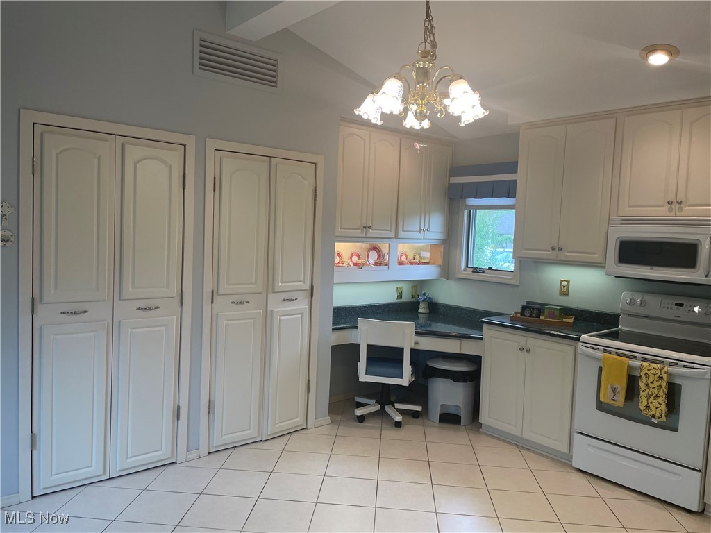 32803 Woodstone Circle, North Ridgeville, Ohio image 15