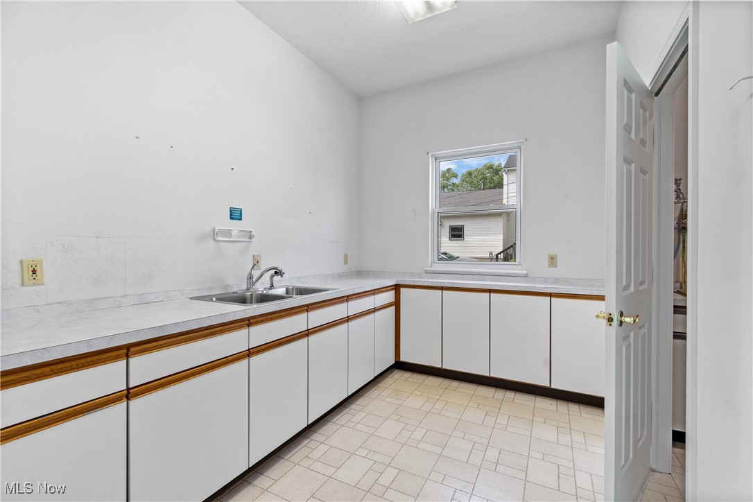 Uniontown Knolls - Commercial Lease