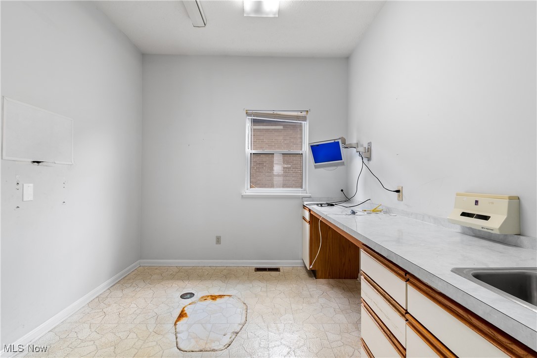 Uniontown Knolls - Commercial Lease