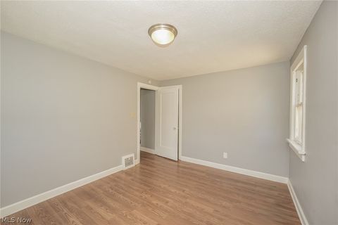 Tiny photo for 3500 W 95th Street, Cleveland, OH 44102 (MLS # 5203581)