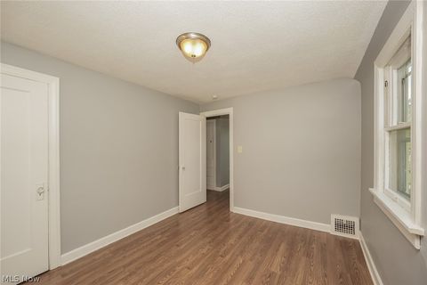 Tiny photo for 3500 W 95th Street, Cleveland, OH 44102 (MLS # 5203581)