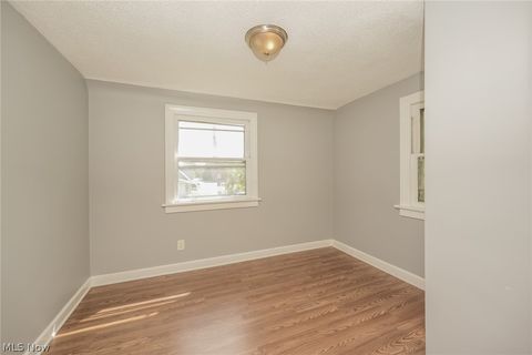 Tiny photo for 3500 W 95th Street, Cleveland, OH 44102 (MLS # 5203581)