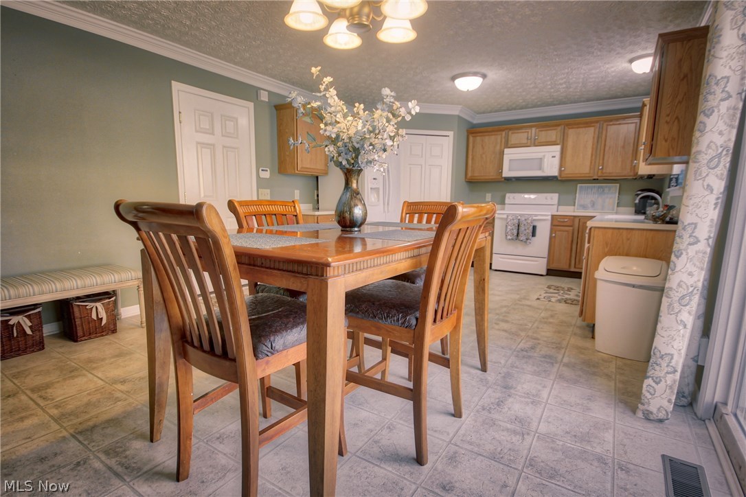 Lakes/Green 01 - Residential