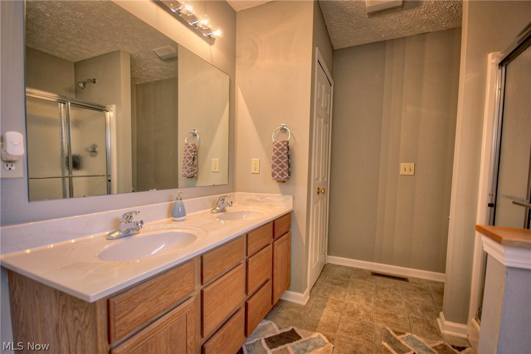 Lakes/Green 01 - Residential