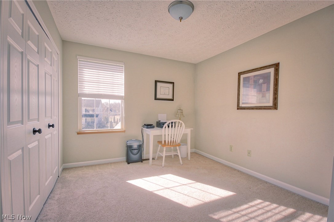 Lakes/Green 01 - Residential