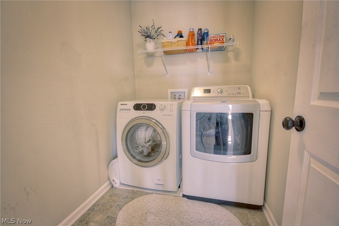 Lakes/Green 01 - Residential