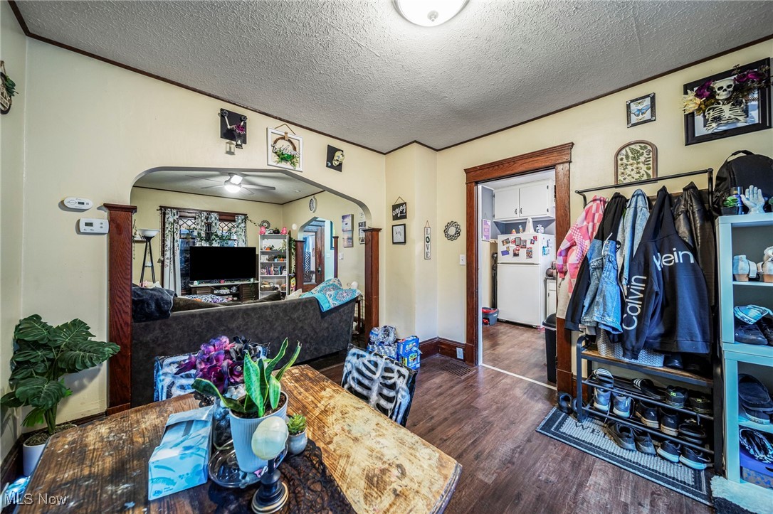 D E Kelleys - Residential