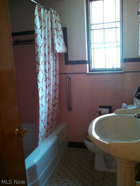 Broadview Road Sub/W T Mallos - Residential