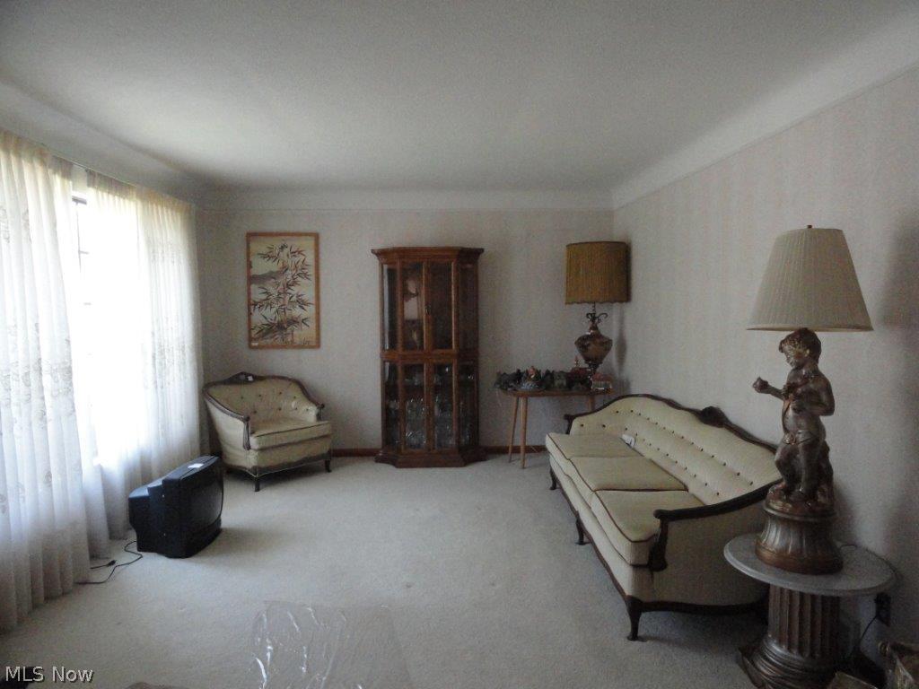 Broadview Road Sub/W T Mallos - Residential