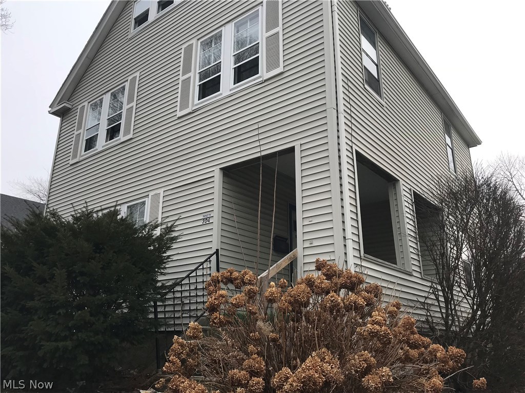 Large Colonial in desirable Firestone Park area. Upstairs attic has duct work providing perfect storage and play room. There's a walk in closet off hall from 3 bedrooms and full bath. Main level has formal dining room and large living room. Nice sized kitchen with mud room to back yard.