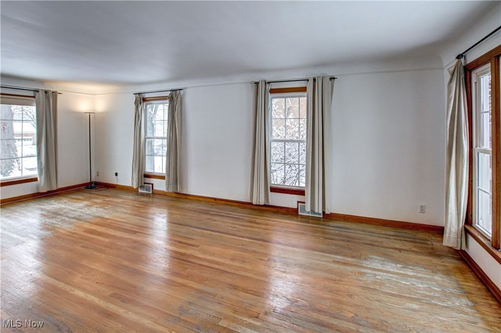 Photo of 20825 Fairmount Boulevard Boulevard, Shaker Heights, OH 44118 (MLS # 5173703)