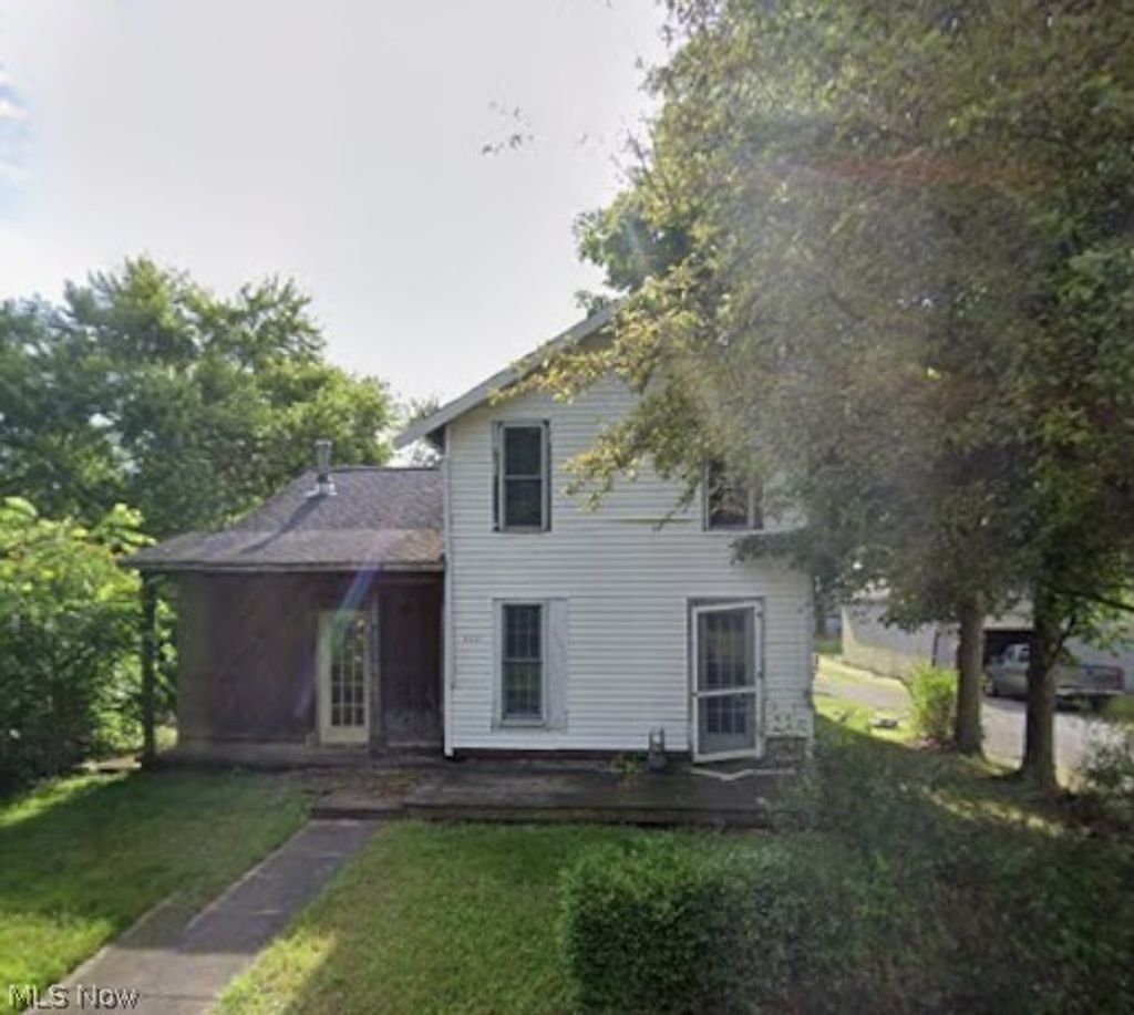 Photo of 520 Washington Street, Washingtonville, OH 44490 (MLS # 5190748)