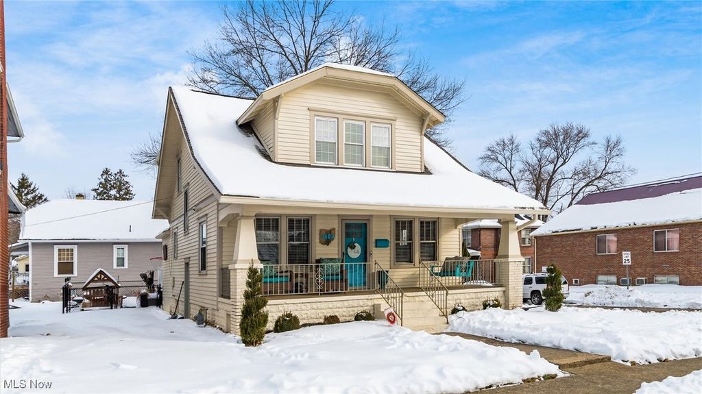 Photo of 1404 Euclid Avenue, Zanesville, OH 43701 (MLS # 5185178)
