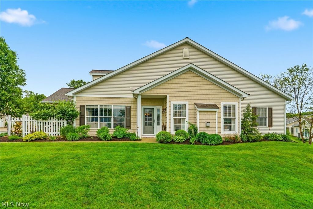 Photo of 4430 Forest Glen Avenue NW, Massillon, OH 44647 (MLS # 5212008)