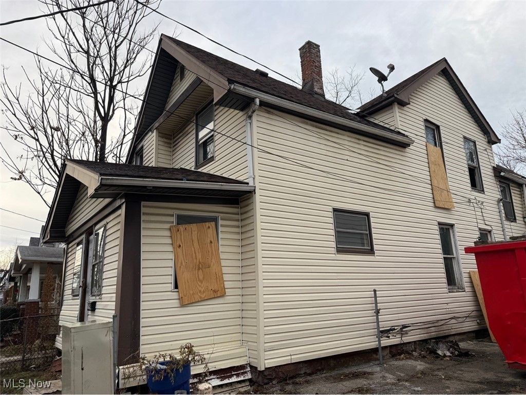 Photo of 3934 Arnold Court, Cleveland, OH 44109 (MLS # 5178477)