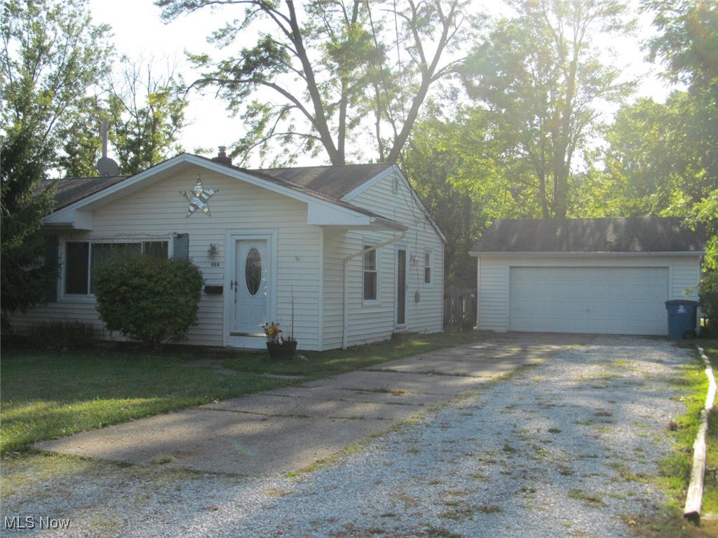 This home is an estate. This Ranch style home features 3/4 bedrooms, 2 full baths, living room, dining room combo and an eat in kitchen, plus a laundry room. Laminate flooring throughout. Pull down attic storage. This home boats an addition to the third bedroom with creates a 2 room suite with a full bath or can e converted back to a tandem double bedroom. Ideal for a large master bedroom has access to rear deck and patio. Backyard is fenced. 2 car garage with electricity and sewer drain. Double wide driveway ready for your decorative touch. One year warranty included.