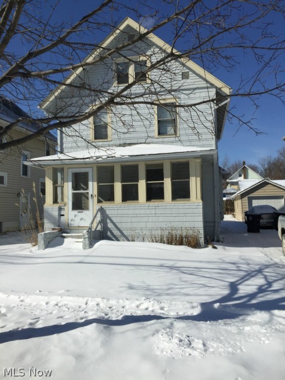Large 3 bedroom 2 full bath. Move in or use for income property. This property is turnkey and ready to go.