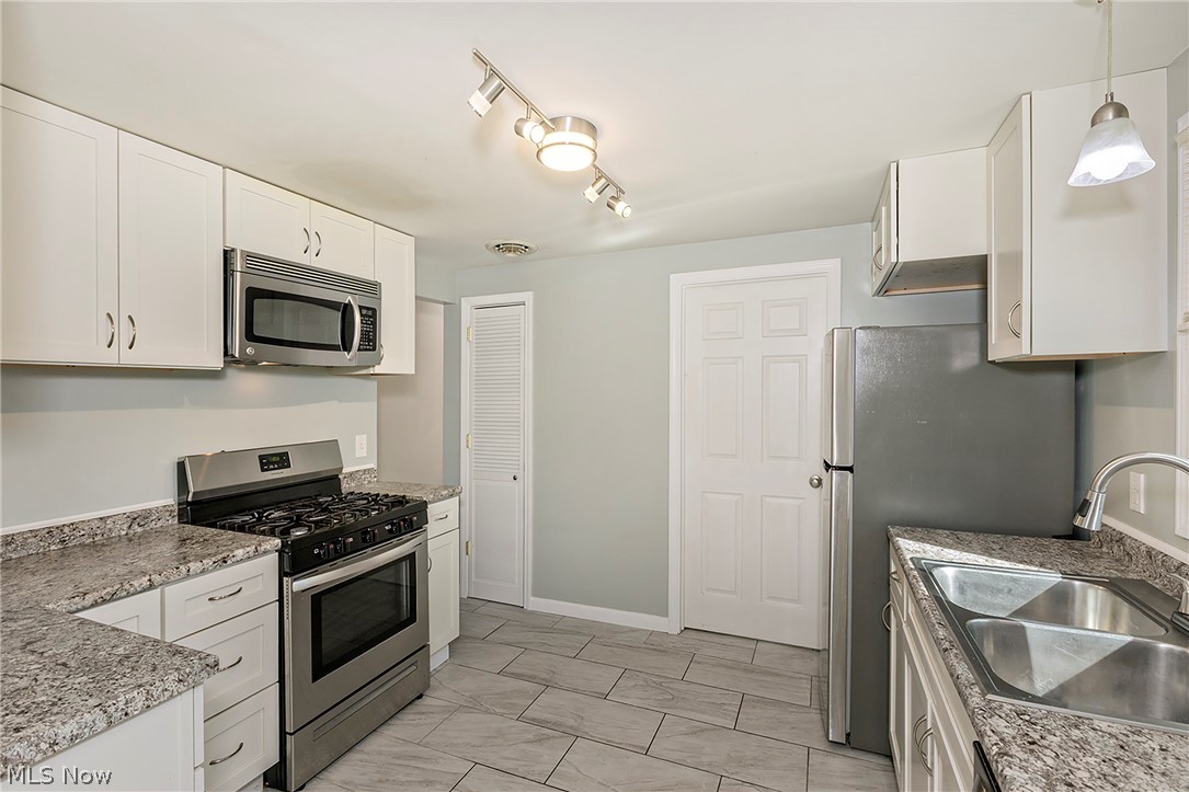 Valley Brook Vill - Residential