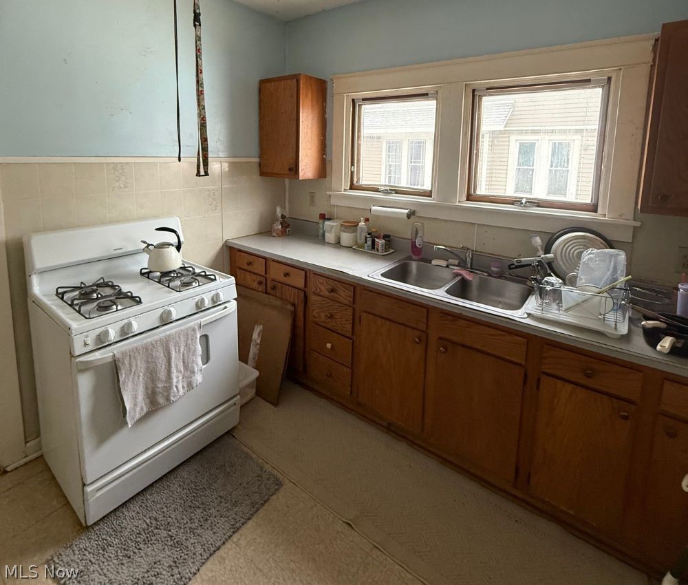 O Bowen & William S Wallaces - Residential Income