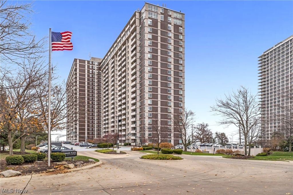 Photo of 12900 Lake Avenue #216, Lakewood, OH 44107 (MLS # 5215748)