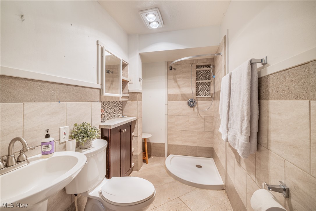 190 Beck Road, Avon Lake, Ohio image 15