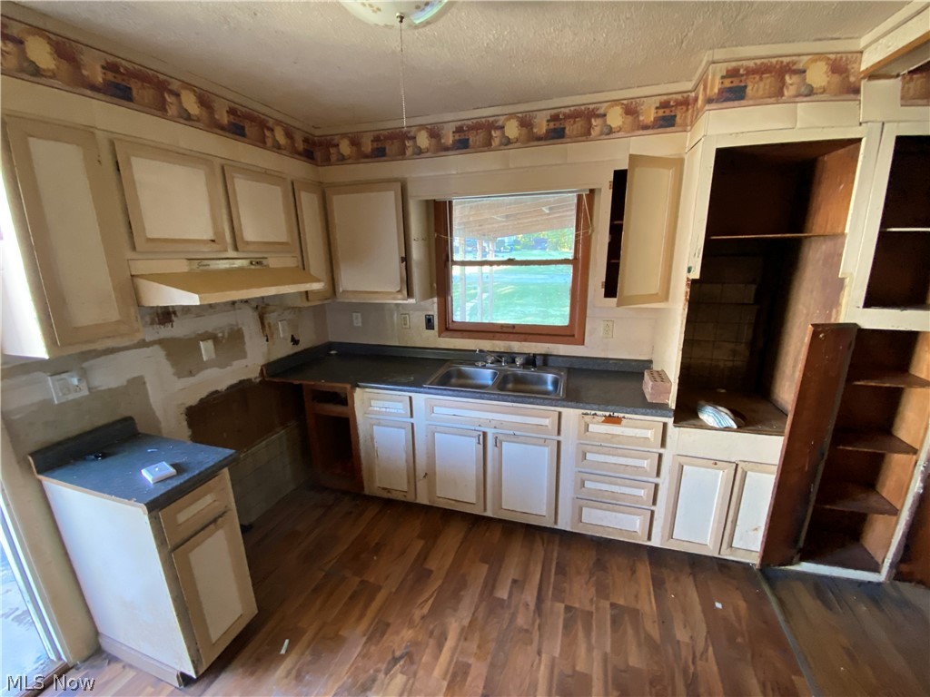 Glen #6 - Residential