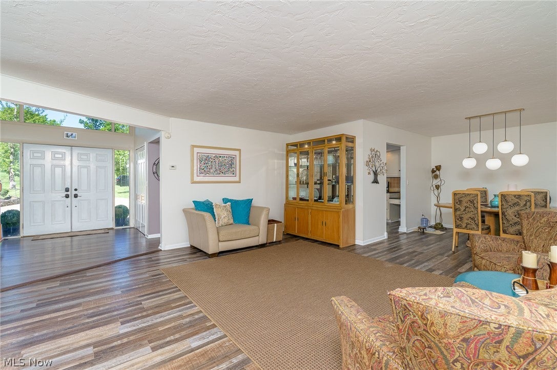 9124 Meadow Lane