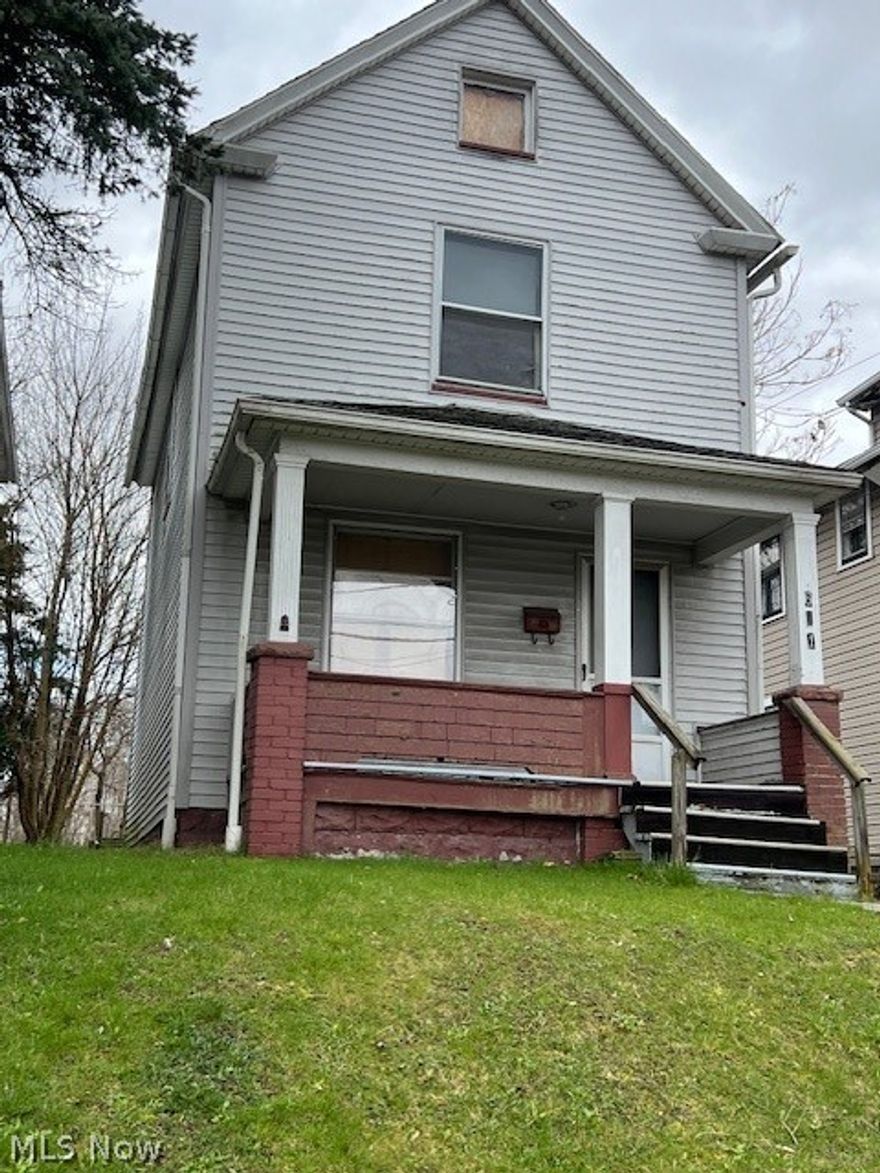 Nice 2 bedroom home on a dead end street. Currently rented at 475.00 with tenant paying gas and electric. Tenant is on a year lease expiring 11/01/24. New vinyl siding and newer hot water tank. Would be a great addition to any portfolio with instant cash flow. Passed city inspection for rentals 2024.