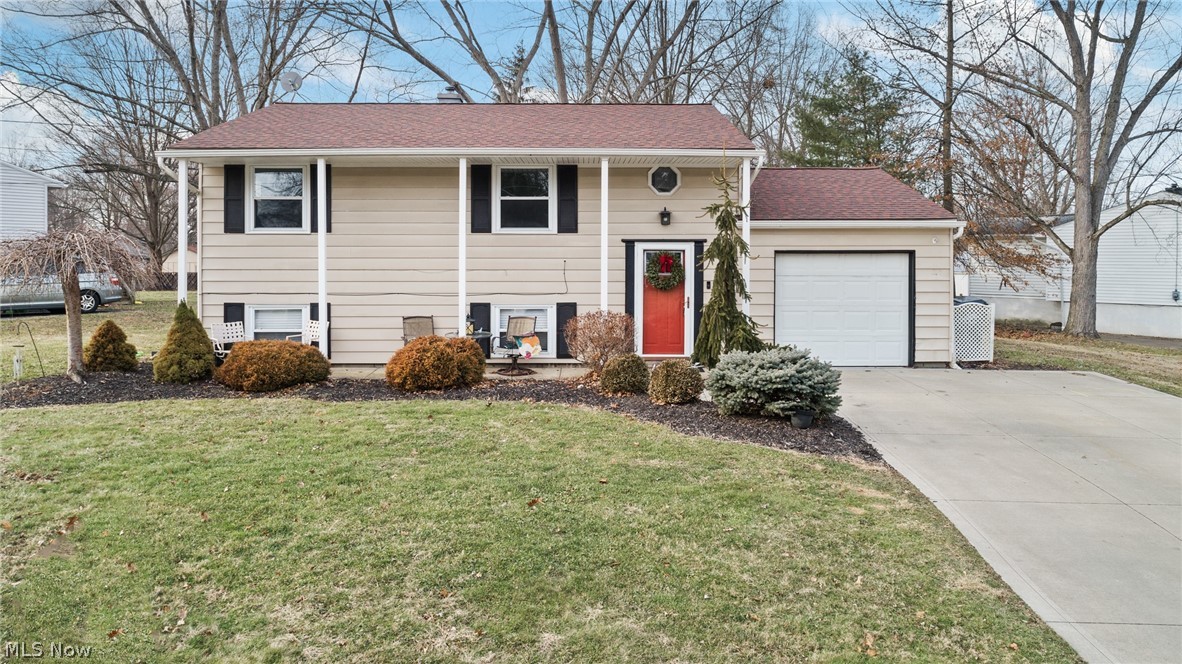 All Offers will be reviewed by 8pm tonight 01/20/20
Look no further! Beautifully-maintained 1,180 Sq. Ft. bi-level home in sought-after neighborhood in Stow, Ohio has so much to offer its new owner. The upper level features a generous living room, 3 bedrooms all with newer carpeting (2012), and a full bath. An updated eat-in-kitchen is situated on the lower level and features newer ceramic tile flooring and stove (2016), and refrigerator and dishwasher (2013). Adjacent to the kitchen, is a cozy family room with newer carpet, laundry, and half bath. No area of the house was left untouched by its owner; many updates include Central Air (2016), roof replacement and rebuilt pillars (2012), flashing and gutter replacement (2015), retaining wall installation (2018), poured concrete driveway and front walk (2012), and furnace and hot water tanks are only ~10 years old. If that's not enough, a one-year HOME WARRANTY is offered to the new owner for peace of mind. All conveniently located a fe