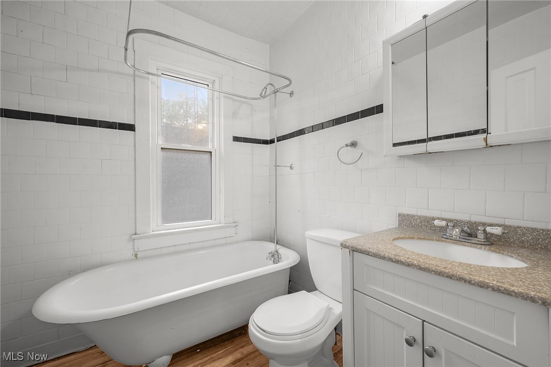 Cleveland, Ohio 44113, United States, 6 Bedrooms Bedrooms, ,2 BathroomsBathrooms,Residential,Active,143727