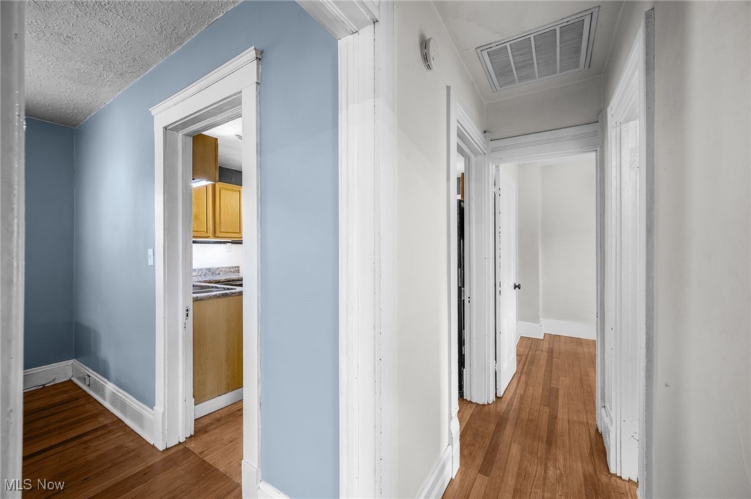 Cleveland, Ohio 44113, United States, 6 Bedrooms Bedrooms, ,2 BathroomsBathrooms,Residential,Active,143727