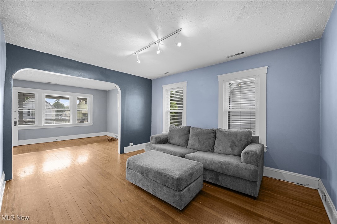 Cleveland, Ohio 44113, United States, 6 Bedrooms Bedrooms, ,2 BathroomsBathrooms,Residential,Active,143727