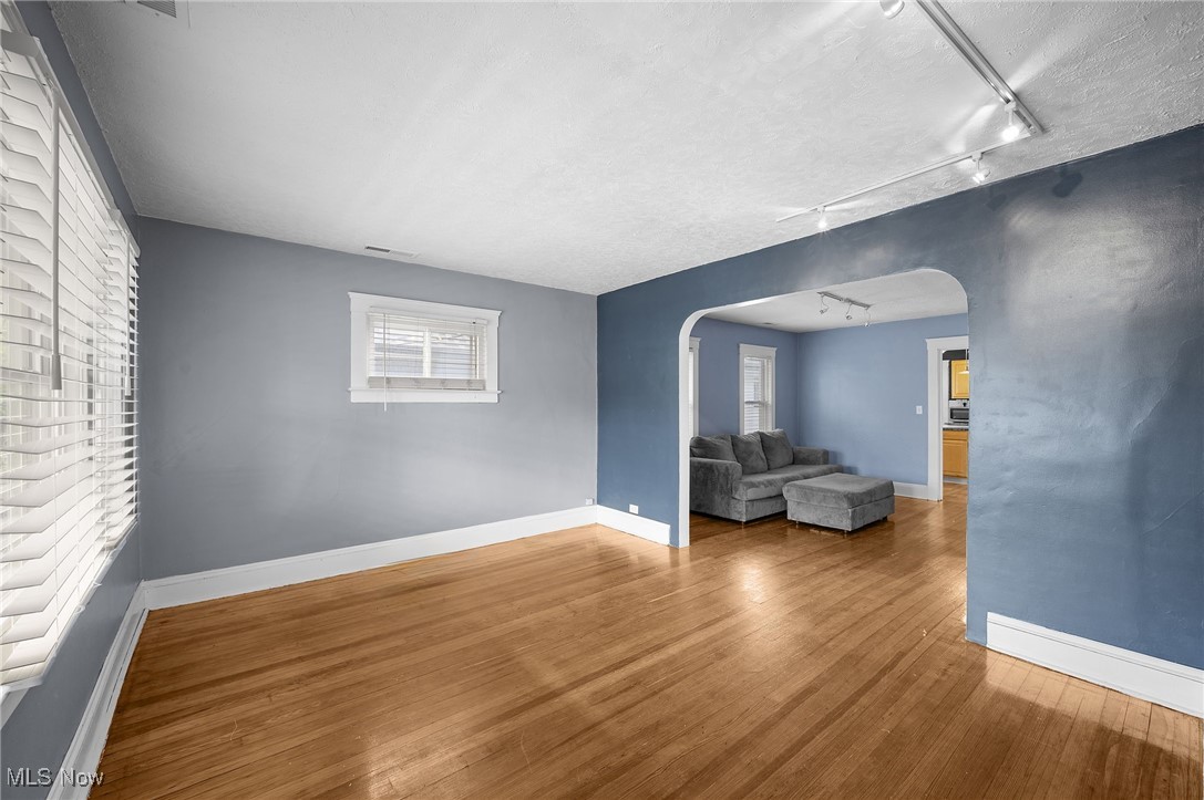 Cleveland, Ohio 44113, United States, 6 Bedrooms Bedrooms, ,2 BathroomsBathrooms,Residential,Active,143727