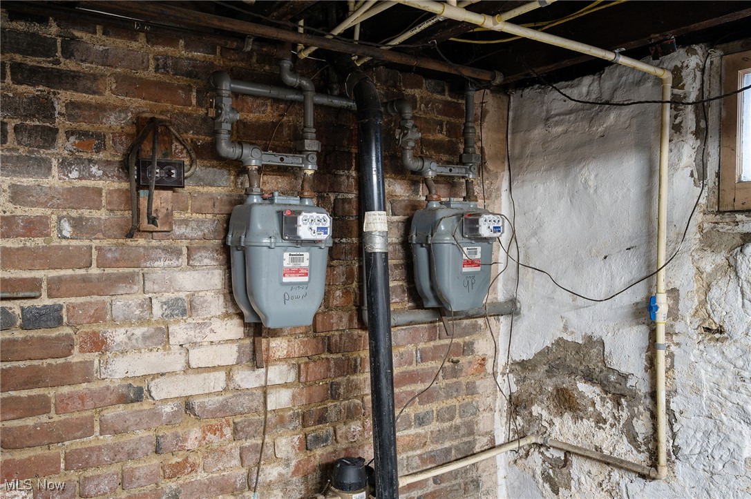 Cleveland, Ohio 44113, United States, 6 Bedrooms Bedrooms, ,2 BathroomsBathrooms,Residential,Active,143727