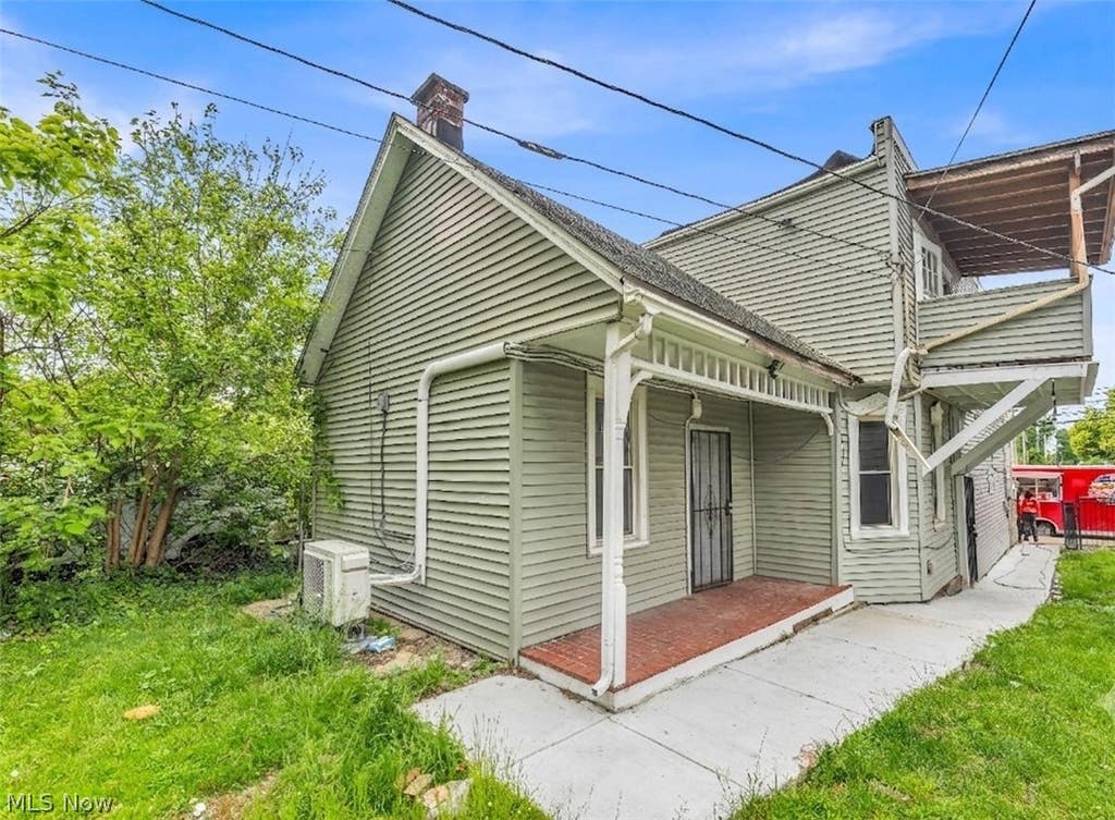 Photo of 5011 Clark Avenue #1/DN, Cleveland, OH 44102 (MLS # 5223754)