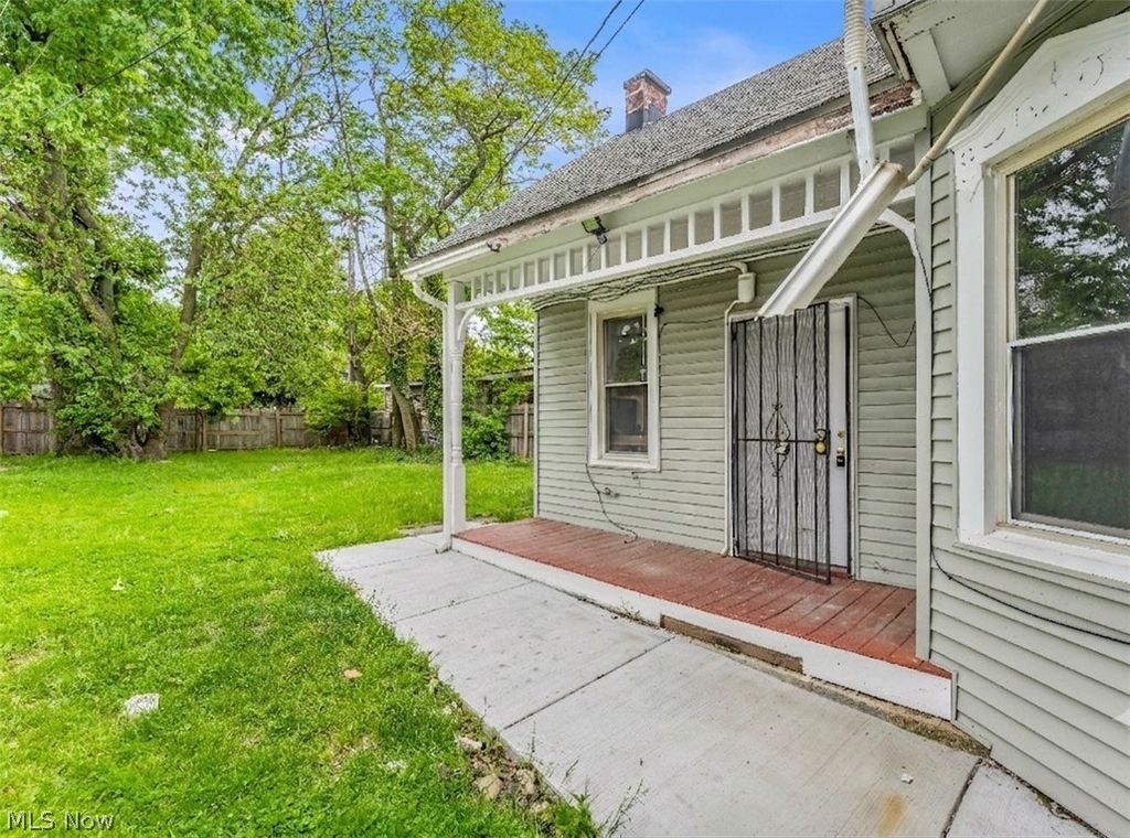 Photo of 5011 Clark Avenue #1/DN, Cleveland, OH 44102 (MLS # 5223754)