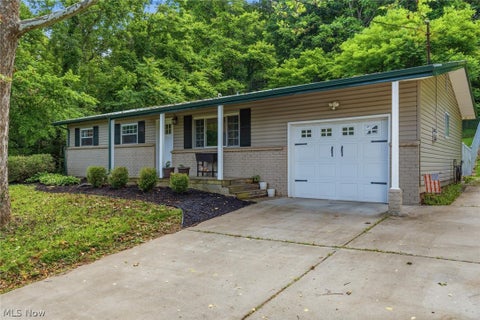 Photo of 544 Homestead Drive Dr, Williamstown, WV 26187 (MLS # 5216129)