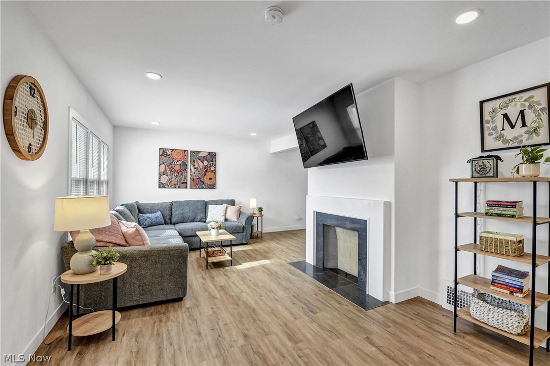 Frank Bauers Lake View Park Allot - Residential