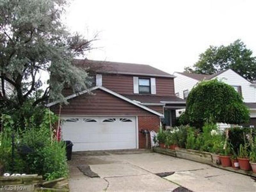 "As is" sale! Between University Parkway & Washington Blvd. Very spacious colonial that needs updating. Features hardwood floors, fantastic 30ft Family Room addition with gas fireplace & 3 skylights, 2.5 baths, first floor utility room, attached 2 car garage, & huge deck!